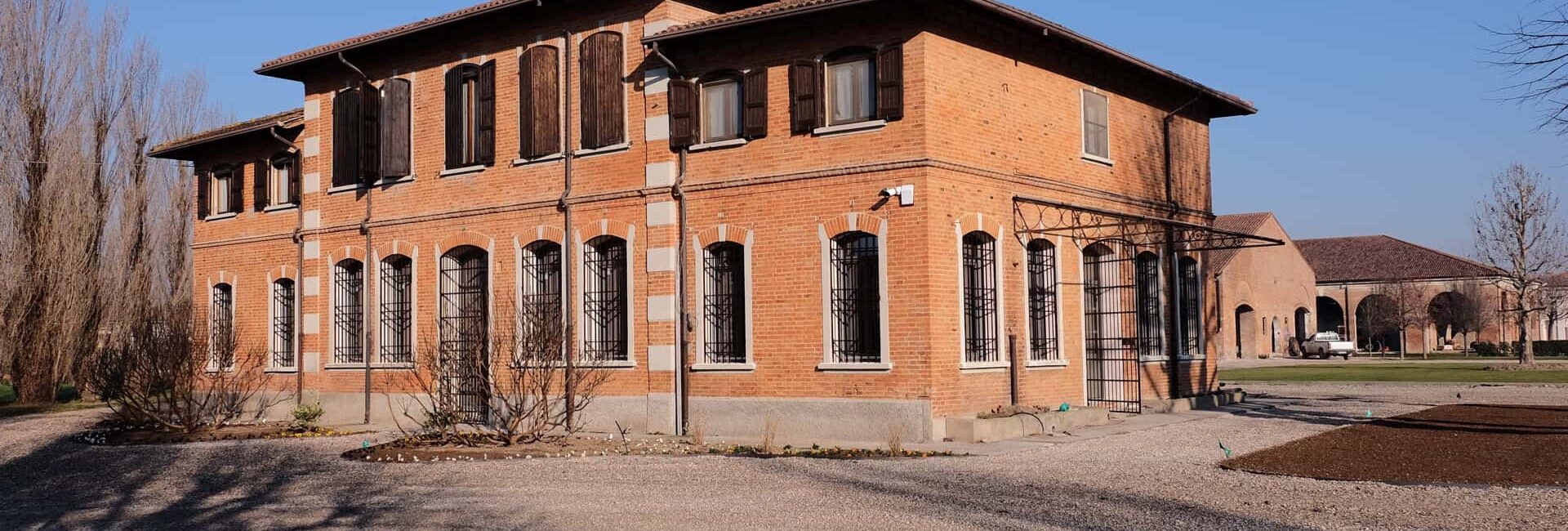 Installazione serramenti interni in legno, Portoncino ingresso e Porte interne Mantova 15