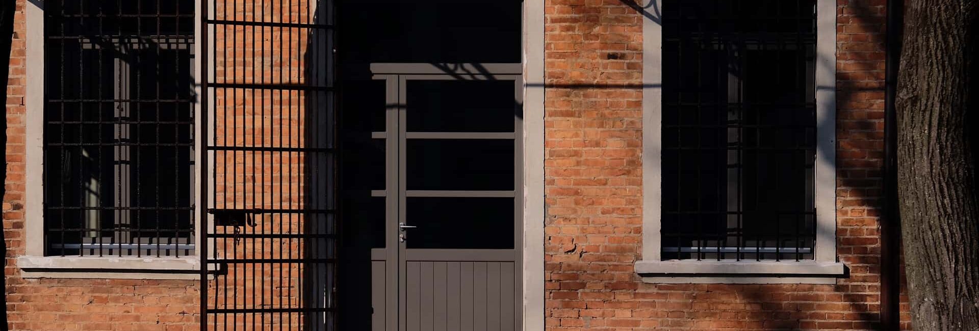 Installazione serramenti interni in legno, Portoncino ingresso e Porte interne Mantova 18